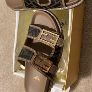 Fendi logo canvas flat sandals